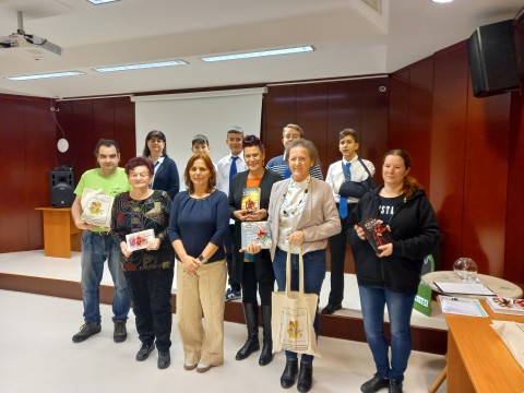 A legÖKOsabb olvasó és a Játszani KÉK! díjazottjai