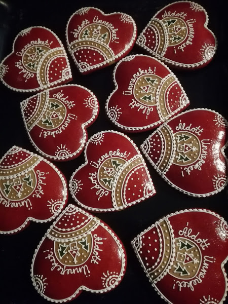 SÜSSÜNK MÉZESKALÁCSOT!